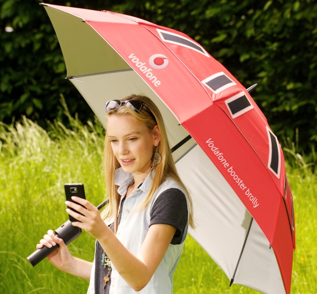 Vodafone Festival Booster Brolly – 3G Antenna and Portable Charging Point and Keeps You Dry